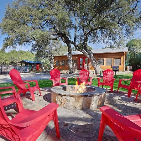 Wimberley Log Cabins Resort And Suites- The Oak Lodge Esterno foto