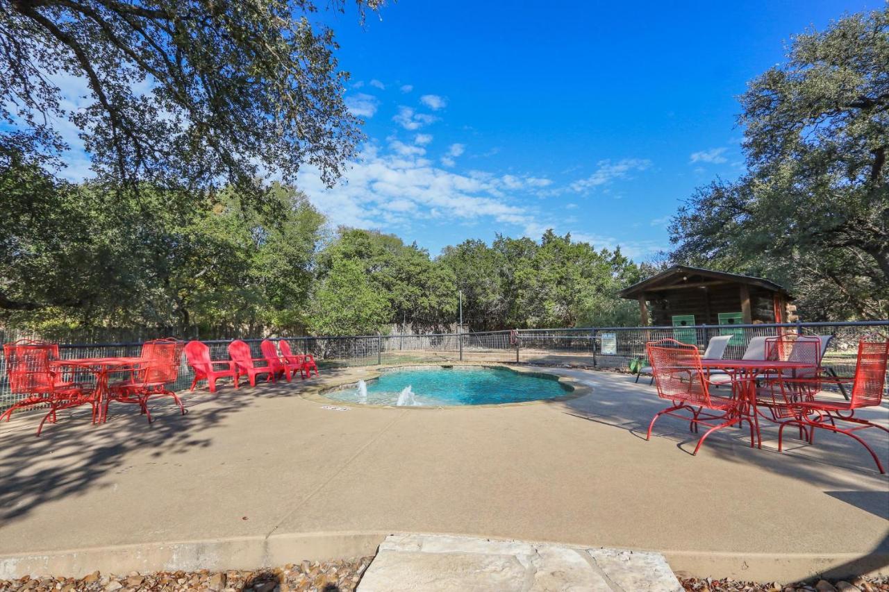 Wimberley Log Cabins Resort And Suites- The Oak Lodge Esterno foto